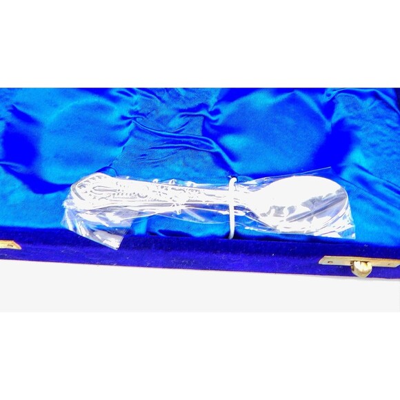 Silver Small Condiment Relish Bowls And Spoons Two of Each Velvet Box Unbranded - Picture 2 of 6